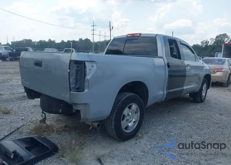 2008 Toyota Tundra Sr5 5.7L V8 z USA, uszkodzony, nr VIN 5TFBV541X8X079450